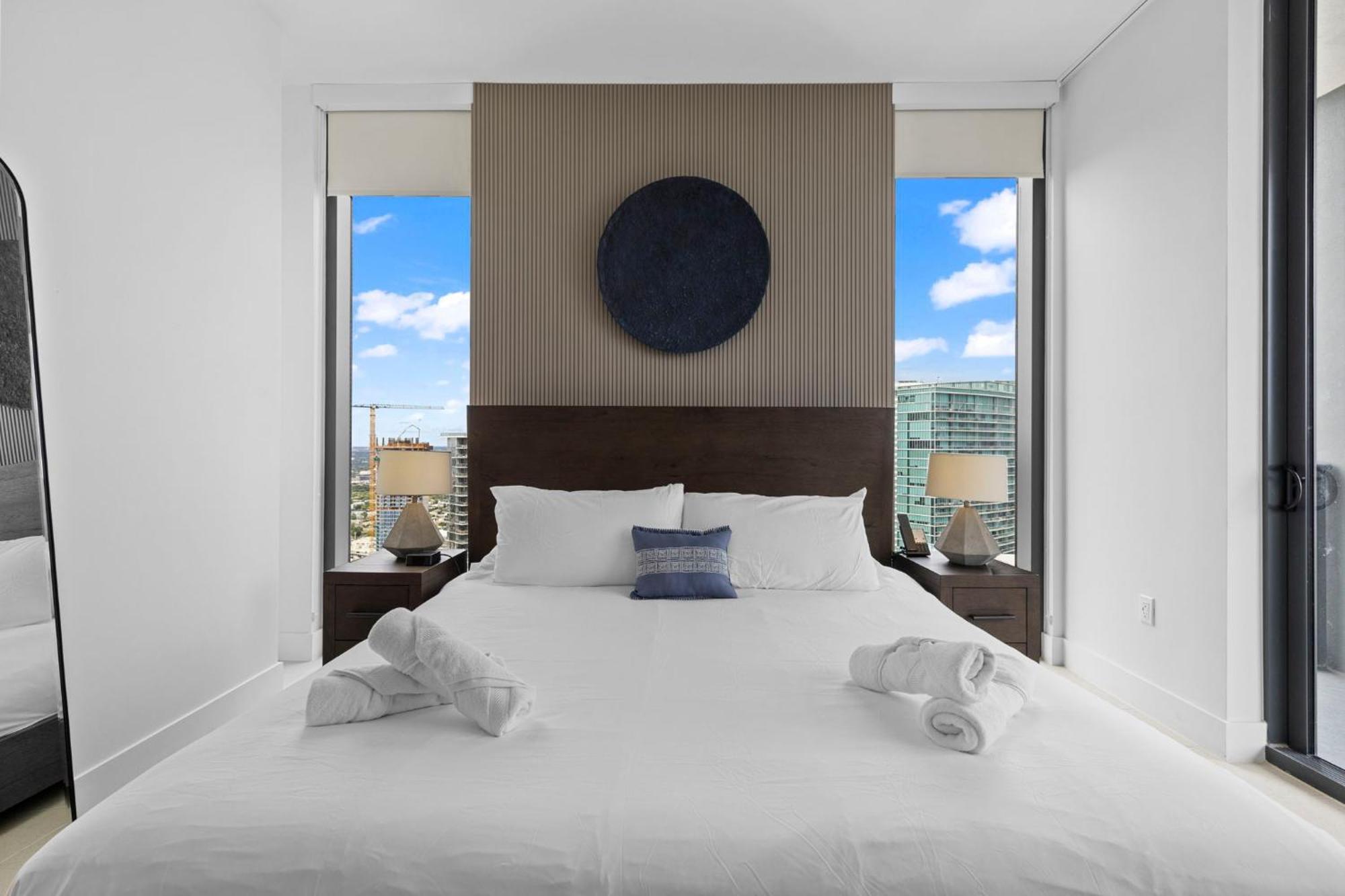 Free Parking! Ph Luxury 3br In Downtown